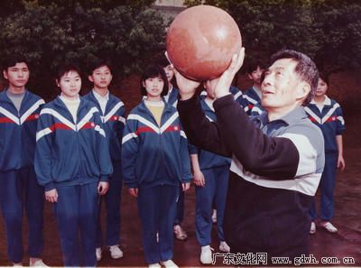 广东省北江中学体育教师梁灼源(1993年)-老照